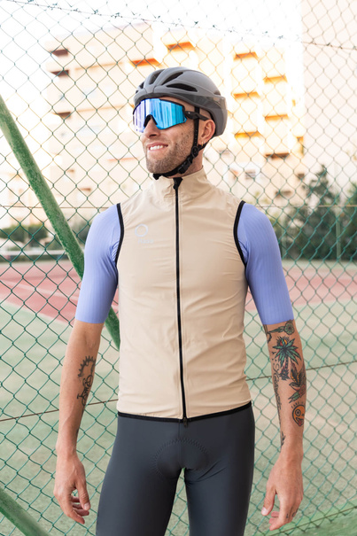 Classic Vest (beige)